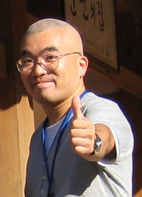 発行者