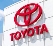 トヨタ、3期連続減益で株価下落…今が買い？長期投資家が注視すべき安定収益と投資リスク＝栫井駿介