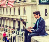 ダウ平均はなぜ最高値を更新し続けるのか？で考える投資のヒント＝栫井駿介