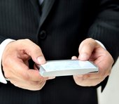 名刺管理「Sansan」に投資すべき？上場から好スタートを切った強いビジネスモデル