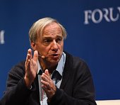 「現金はゴミだ、タンス預金はやめろ」ヘッジファンドの大親分レイ・ダリオが日本人に警告