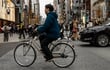 ながらスマホや信号無視は論外。自転車「青切符制度」導入で摘発される“113種類の違反”と気になる反則金額
