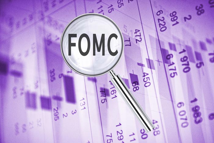 米FOMCは現状維持　声明文「世界経済と金融環境が引き続きリスク」の文言削除＝久保田博幸