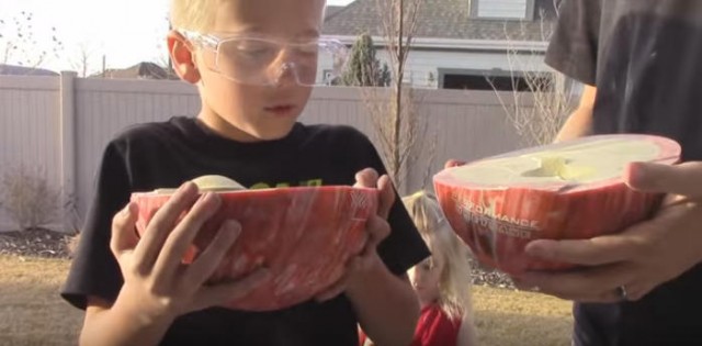 画像出典:YouTube(What’s Inside?)