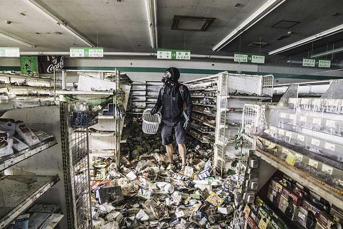 福島原発「警戒区域」に潜入、外国人カメラマンが見た残酷な現実