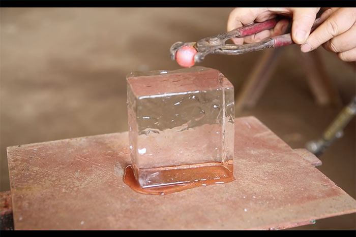 ついに決着。「灼熱」の鉄球 vs「氷」の塊、強いのはどっちだ…!?