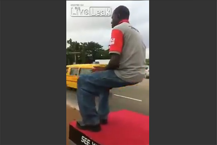 足組みしても全くブレない！ケニア人男性の「空気イス」が達人の域【動画】