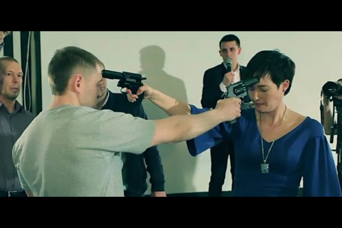 正気か？「賞金１億円」銃で撃ち合うロシアンルーレットがアツすぎる！