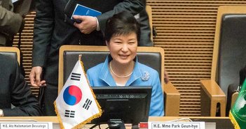 まさに無政府状態。朴槿恵大統領を「断頭台」に送り込み自滅する韓国