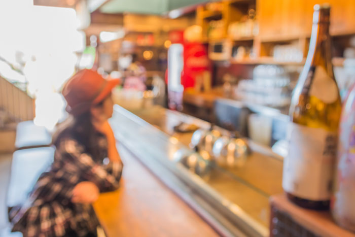 生ビールが安いと評判！ＮＹの「日本風居酒屋」が変な昭和にあふれている件