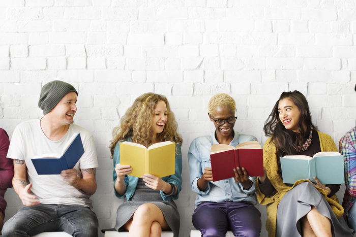 「本の表紙でお客とアートしてみた」本場フランスの書店がセンス抜群！