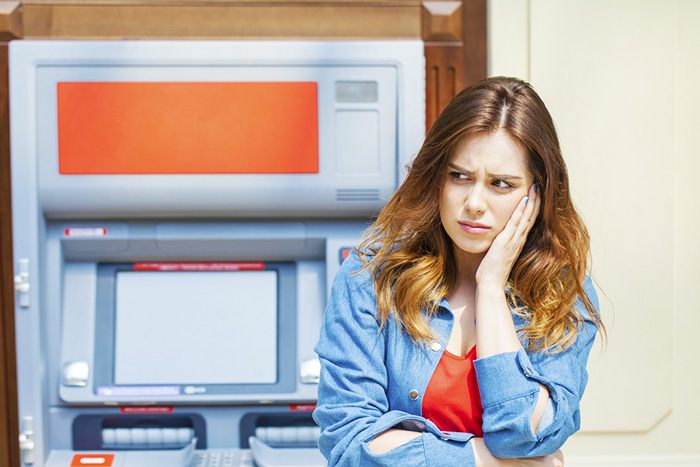 あなたはきっと見抜けない。米国のATMで発見された最新スキミング装置が完璧すぎる