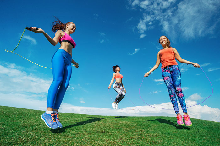 30秒間に226回！「早縄跳び」で新記録をマークした少年の動きがキレキレすぎる