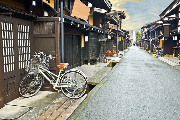 「自転車を無断で借りましたありがとう」お礼の貼り紙に賛否両論、あなたの意見は？