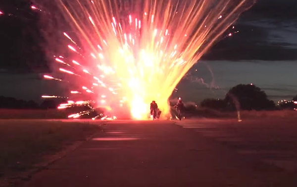 出典：Youtube（colinfurze）