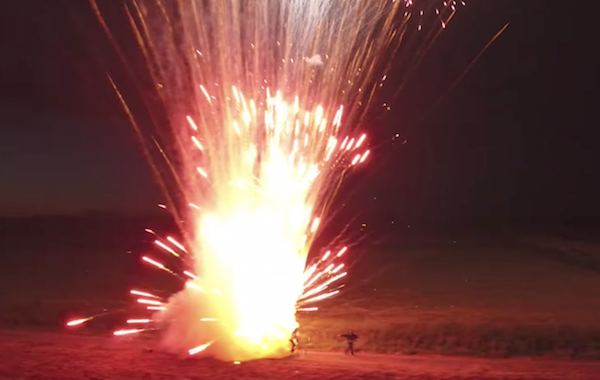 出典：Youtube（colinfurze）