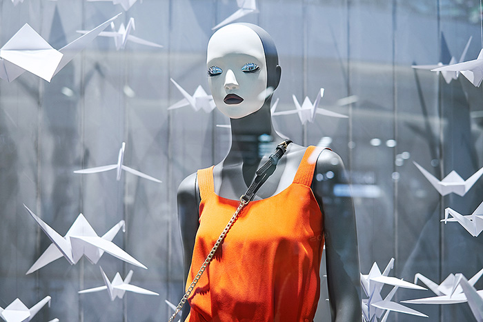 「え？ウチは服屋じゃないよ」中国人のマネキンの使い方が斜め上すぎると話題に！