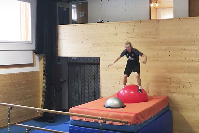 天才スキーヤーが「秘密のゲーム部屋」を公開！常人にはクリア不能だと話題に