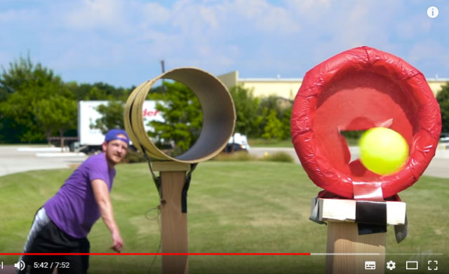 出典：YouTube（Dude Perfect）