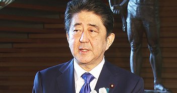 170925abeshinzou_eye