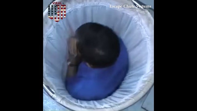 画像出典:YouTube(Viral in USA)