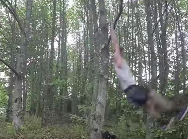  出典：YouTube（Caters Clips）