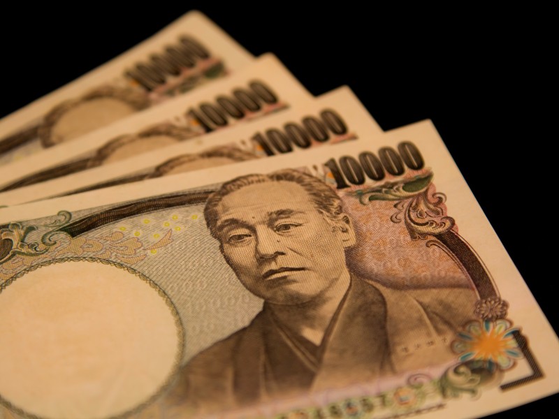 毎月分配型投信、資金流出続く