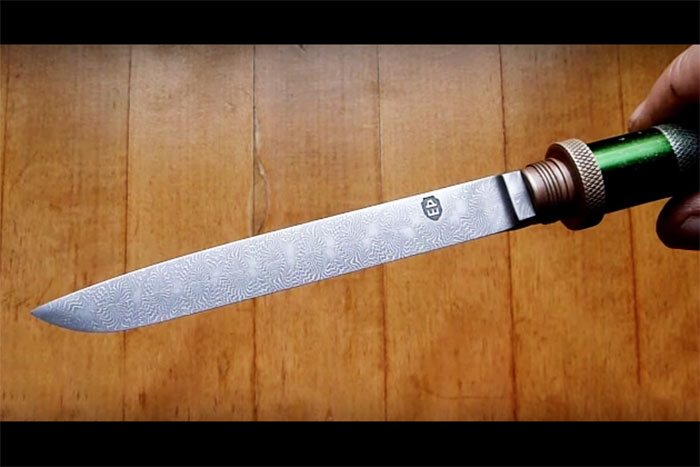 1分以内に見破れたら天才。このカッコイイ手作りナイフの「原料」なーんだ？