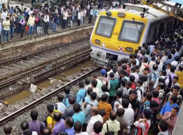 出典:LiveLeak(NewsFlare)