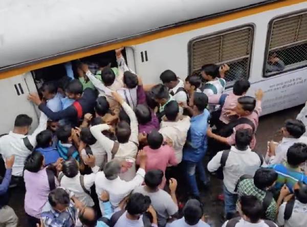 出典:LiveLeak(NewsFlare)