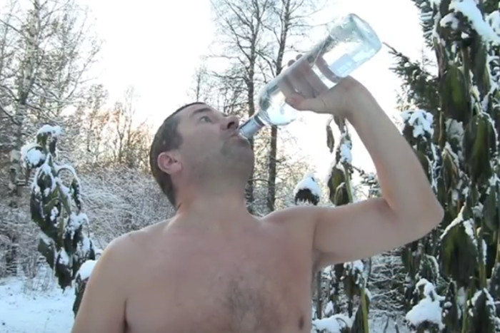 「酒さえあれば寒くねえよ」ノルウェー在住・エクホフさん(51)の飲みっぷりが凄い