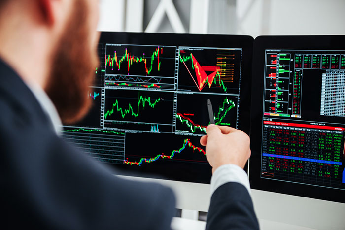 日経平均は4日ぶり反発、終値は310円高。米国株上昇を受け全面高の展開に(2/15)