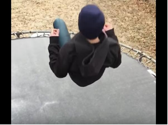 出典：YouTube（Michelle McNew）