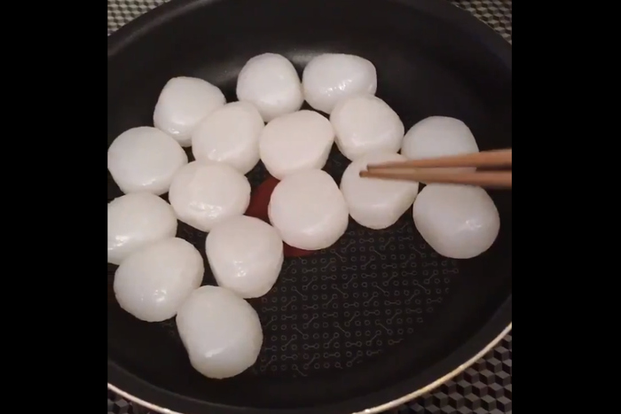 食材からまさかの叫び声…!? 炒めると鳴く「玉こんにゃく」がホラーすぎる！