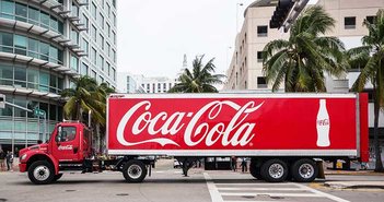 没落する米国経済、コカ・コーラ社「管理職350名リストラ」が示す暗い影