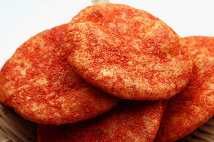 店主「辛くて何も分かりません」？ 最恐の「激辛せんべい」に脱落者続出！