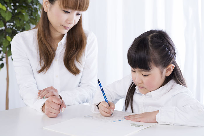 今にも動き出しそう！ ５歳児が書いた漢字の「足」に絶賛の声が続々♪