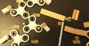 180322handspiner_eye