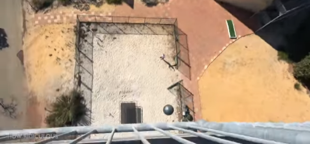 出典:YouTube(How Ridiculous)