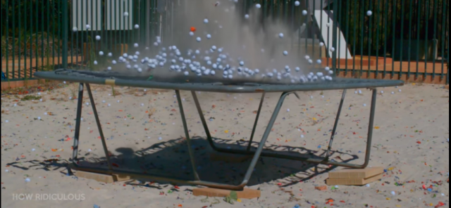 出典:YouTube(How Ridiculous)