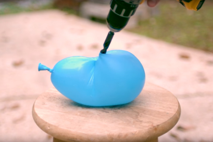 初めて見る躍動感！「水風船」が割れる寸前を捉えたスロー映像がすごい！