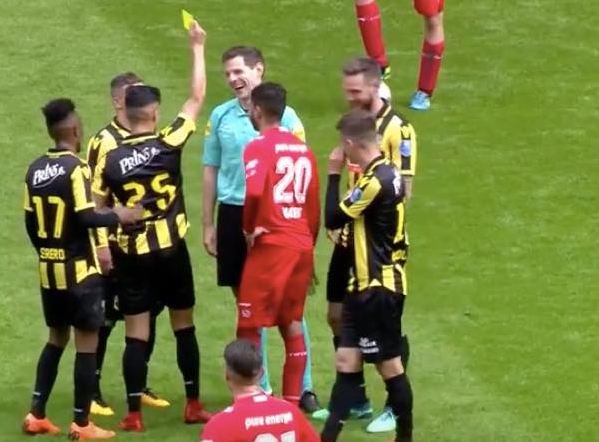 出典：YouTube（FCTwenteTV）