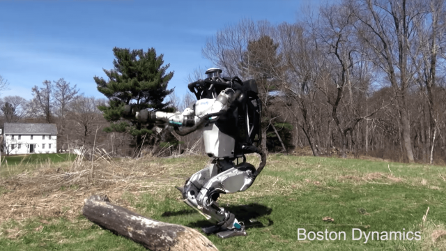 出典:YouTube(BostonDynamics)