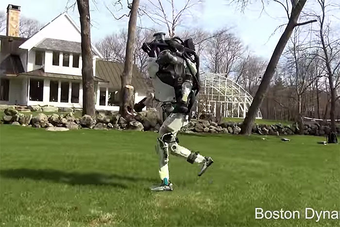 もはや人間…？ 最新「２足歩行ロボット」のジョギング映像が軽やかすぎると話題！