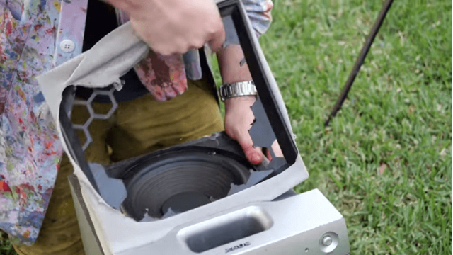 出典:YouTube(The Slow Mo Guys)