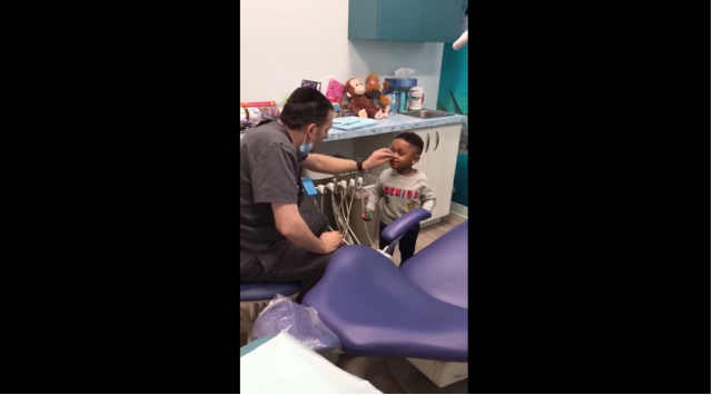 出典：YouTube（Riverfront Pediatric Dentistry）