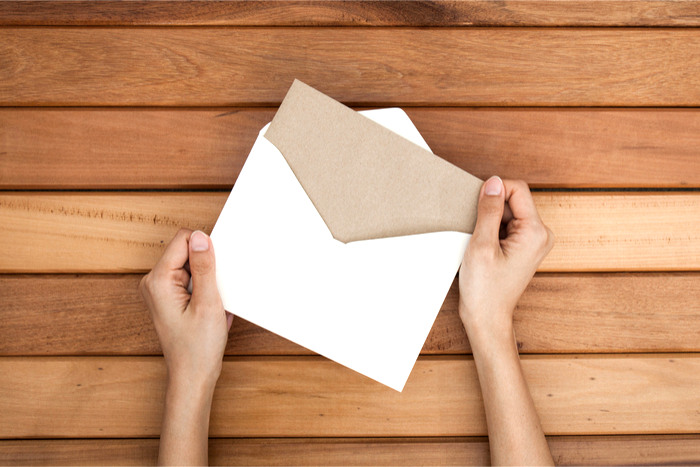 タイムトラベルの証拠発見！ 大学図書館で見つけた「未来人から手紙」に驚愕