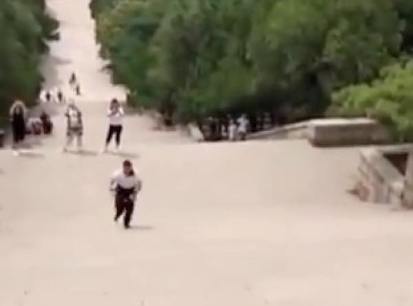  出典：YouTube（People’s Daily, China 人民日报）