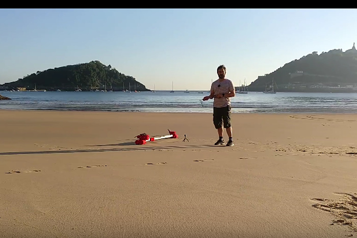 地上絵を量産できる？ 砂に印刷できるプリンターを自作した男がすごいと話題！