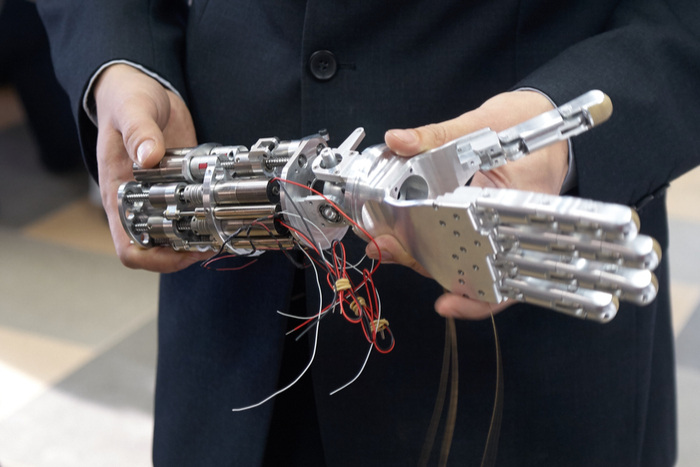 スタントマンは失業へ。ディズニー開発「スタントＡＩロボ」の動きが凄すぎる！